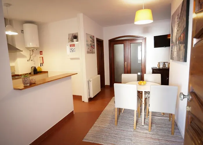 Oporto Airport House *